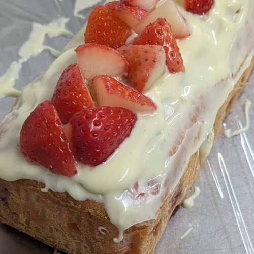 いちごとホワイトチョコのパウンドケーキ